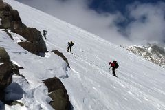 05B Climbers Continue Climbing Up The Fixed Ropes From The Rest Stop In The Rock Band To High Camp.jpg